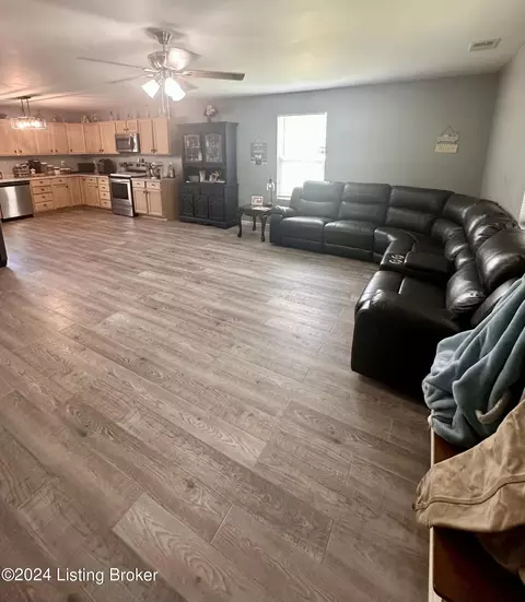 230 Nelson Ave, Chaplin, KY 40012 photo 3