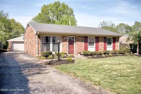10009 Cardigan Dr, Jeffersontown, KY 40299