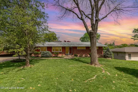 909 Wicksbury Pl, Louisville, KY 40207