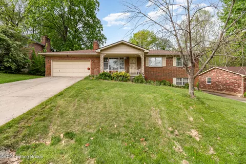 1517 Knight Rd, Louisville, KY 40216
