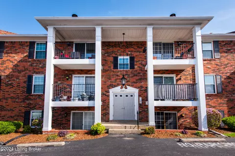 3306 Colonial Manor Cir #6A, Louisville, KY 40218