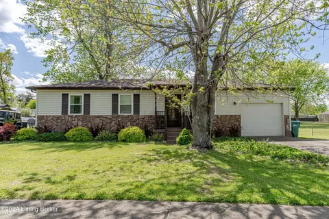 1389 Kingswood Way, Radcliff, KY 40160