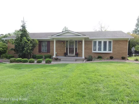 8908 Lakeridge Dr, Louisville, KY 40272