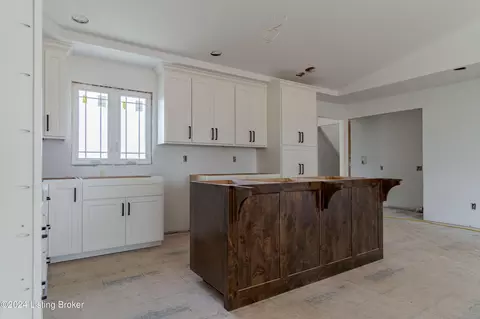 Kitchen - 14011 Bald Knob Rd, Frankfort, KY 40601 photo 4 of 5