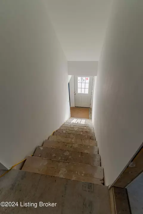 Entry Way - 14011 Bald Knob Rd, Frankfort, KY 40601 photo 3 of 3