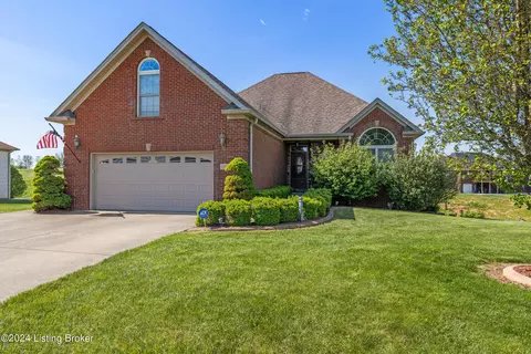 1056 Harbour Ln, Lawrenceburg, KY 40342