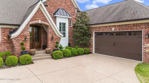 17015 Shakes Creek Dr, Fisherville, KY 40023