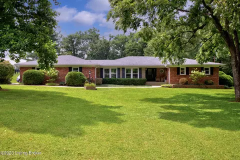 1512 Lake Shore Cir, Crestwood, KY 40014