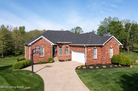 1302 Garden Hill Pl, Louisville, KY 40245