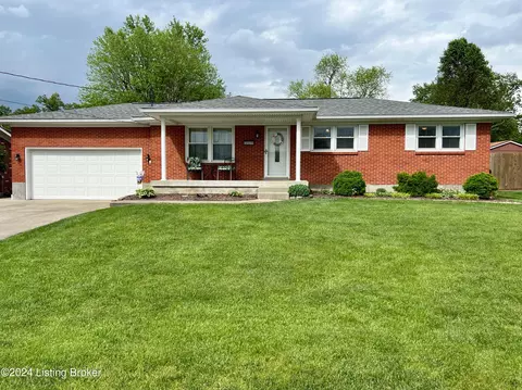 2519 Paddock Ln, Louisville, KY 40216
