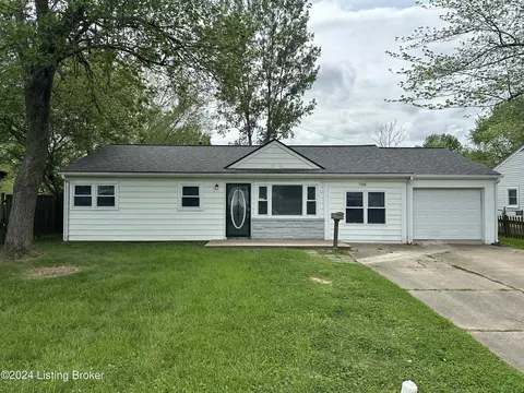 7008 Betsy Ross Dr, Louisville, KY 40272