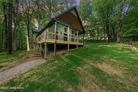 380 Elmwood Dr, Clarkson, KY 42726