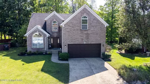 3501 Coventry Tee Ct, Louisville, KY 40241