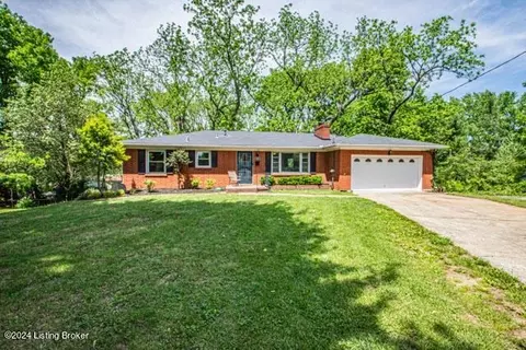 213 Spring Garden Dr, Louisville, KY 40218