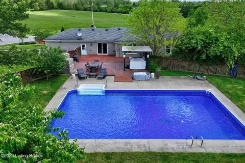 100 Park View Dr, Louisville, KY 40245