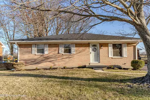 942 Guist Creek Dr, Shelbyville, KY 40065