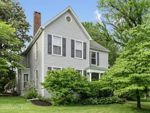 220 Montgomery Ave, Versailles, KY 40383
