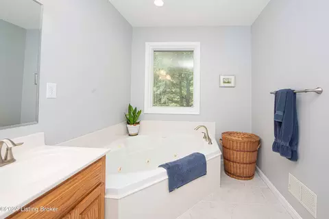Bath - 276 Yates Ln, Pendleton, KY 40055 photo 6 of 11