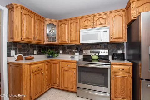 Kitchen - 276 Yates Ln, Pendleton, KY 40055 photo 3 of 5