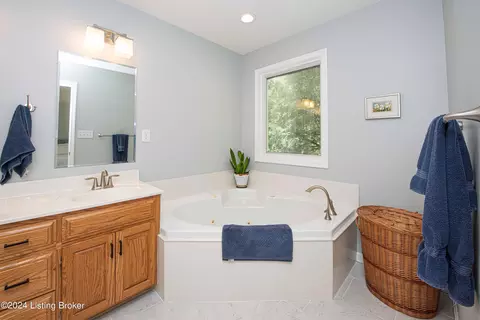Bath - 276 Yates Ln, Pendleton, KY 40055 photo 2 of 11