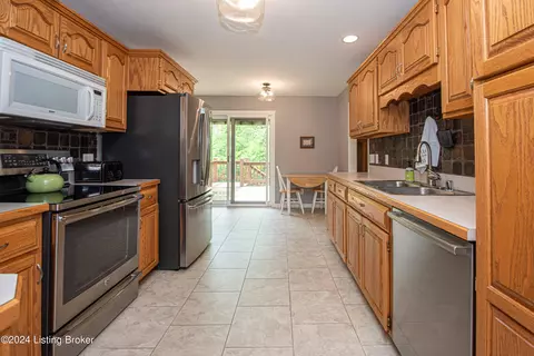 Kitchen - 276 Yates Ln, Pendleton, KY 40055 photo 4 of 5