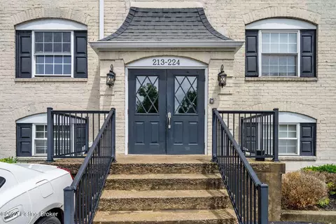 215 Middletown Sq, Louisville, KY 40243