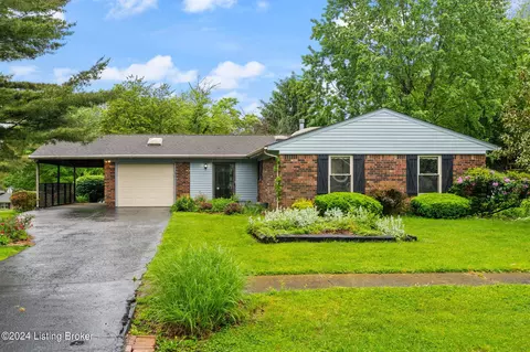 3926 Riveroaks Ln, Louisville, KY 40241