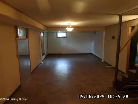 383 E Spring St, Radcliff, KY 40160 photo 7