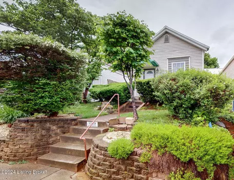1329 Hull St, Louisville, KY 40204