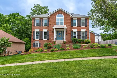 8317 Lacevine Rd, Louisville, KY 40220
