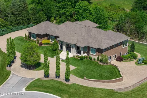 2600 Pinnacle Ct, Floyds Knobs, IN 47119