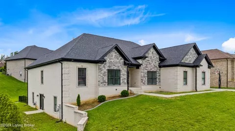 4106 Smarty Jones Dr, Louisville, KY 40214