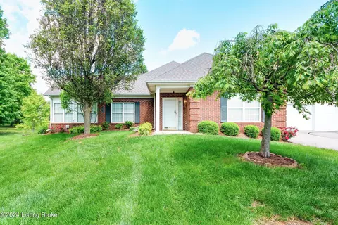 10211 Pine Glen Cir, Louisville, KY 40291