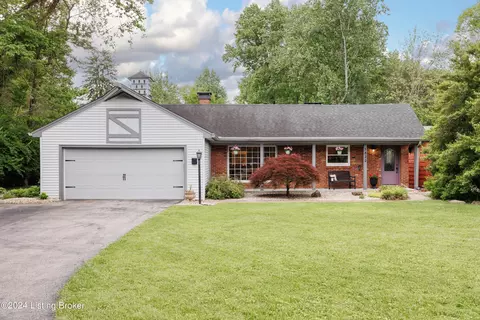 5822 Bonfire Dr, Louisville, KY 40207
