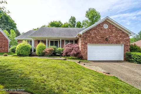 9417 Farmstead Ln, Louisville, KY 40291