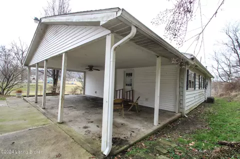 Exterior - 123 Spring St, Milton, KY 40045 photo 5 of 11