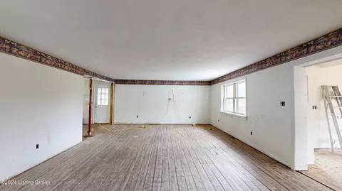 Living - 123 Spring St, Milton, KY 40045 photo 4 of 4