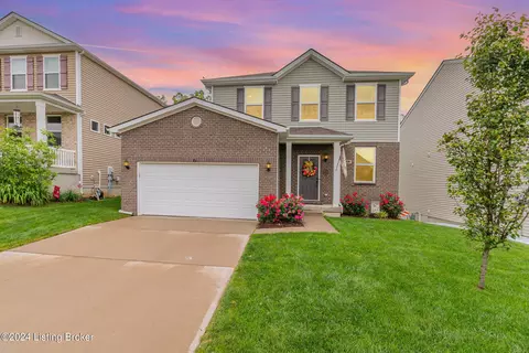 6808 Brittany Oak Dr, Louisville, KY 40229