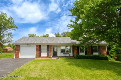 132 Oldham St, Eminence, KY 40019