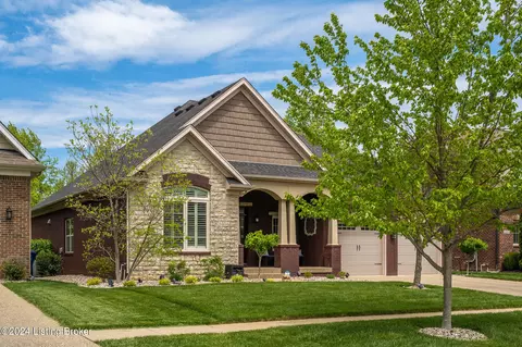 5312 Rock Ridge Dr, Louisville, KY 40241