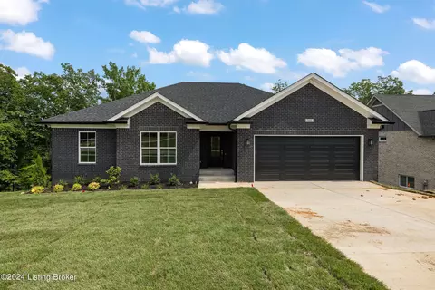 388 Bluffs Edge Dr, Mount Washington, KY 40047