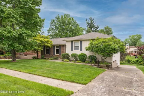 9218 Willowwood Way, Louisville, KY 40299