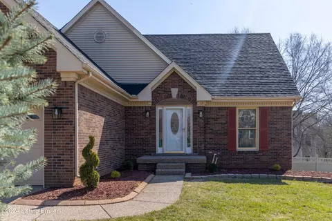 8306 Sunny Ridge Ct, Louisville, KY 40299