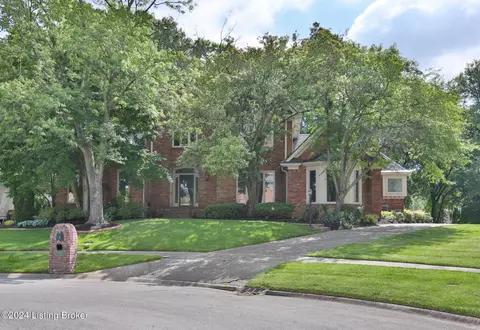 801 Deercross Ct, Louisville, KY 40245