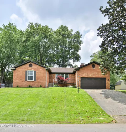 8908 La Costa Rd, Louisville, KY 40299