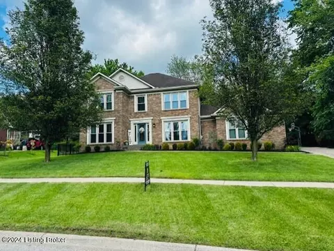 9511 Holiday Dr, Louisville, KY 40214