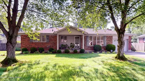 7917 Nottoway Cir, Louisville, KY 40214