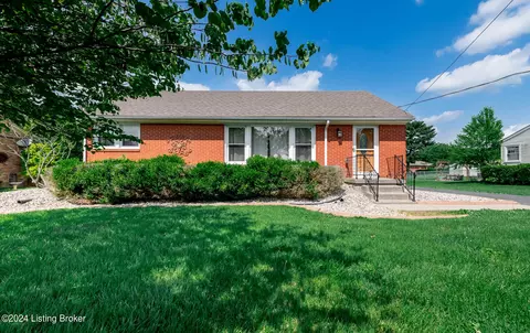 444 Meadowview Dr, Mount Washington, KY 40047