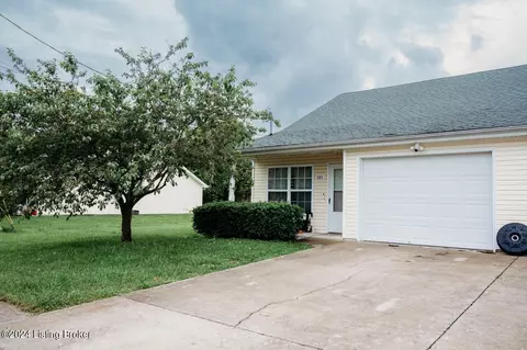 121 Clover Ct, Radcliff, KY 40160