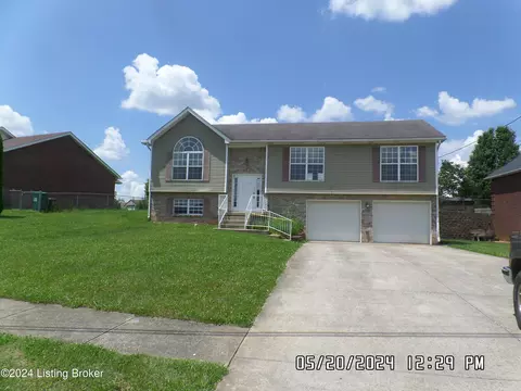 235 Meadowlake Dr, Radcliff, KY 40160
